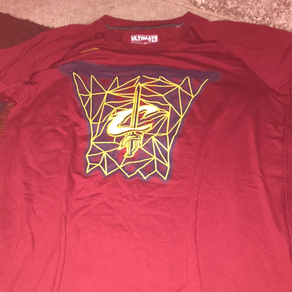 Cleveland Cavs T shirt